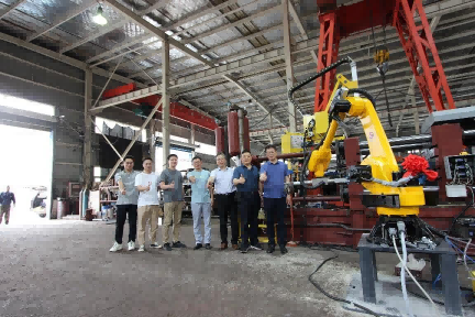 热烈祝贺：“中国首台全自主研发压铸机器人在蚌埠买球APP官网【中国】科技有限公司试制成功”